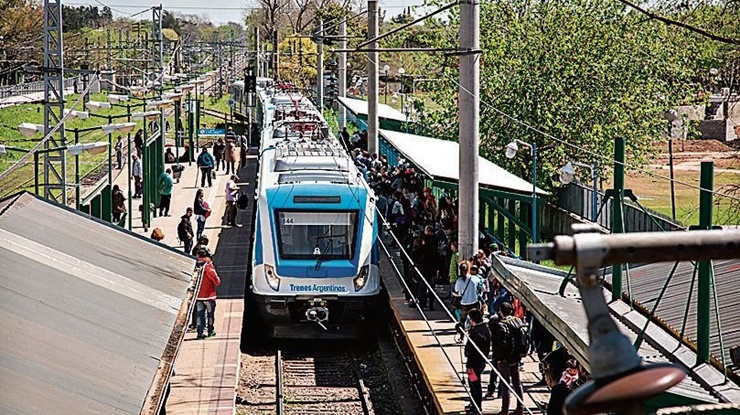 Falleció un hombre tras ser arrollado por el tren Roca en Bosques